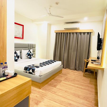 White Ridge Premium Hotel Haiderabad Buitenkant foto