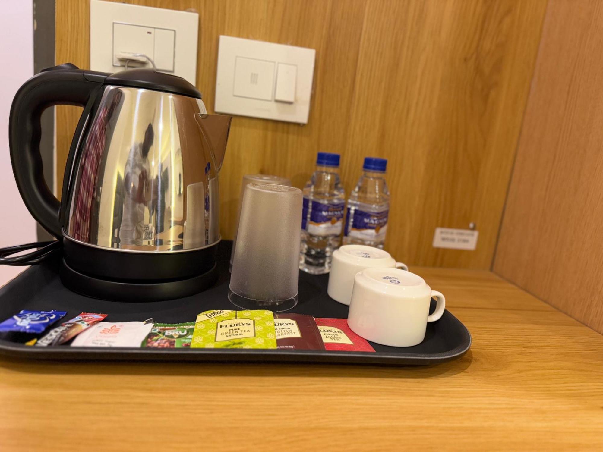 White Ridge Premium Hotel Haiderabad Buitenkant foto