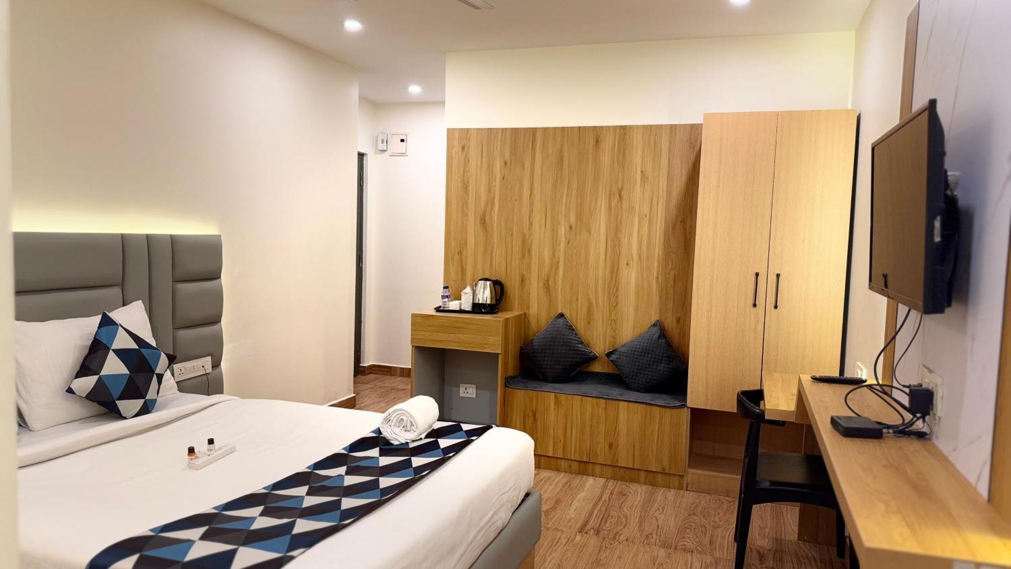 White Ridge Premium Hotel Haiderabad Buitenkant foto