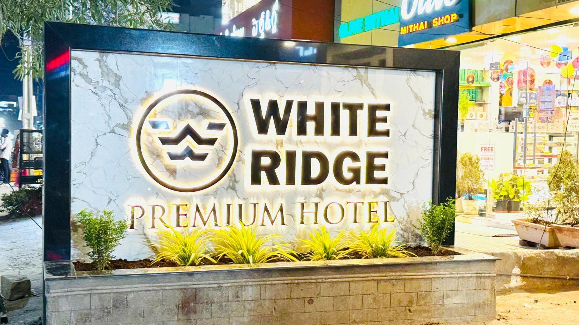 White Ridge Premium Hotel Haiderabad Buitenkant foto