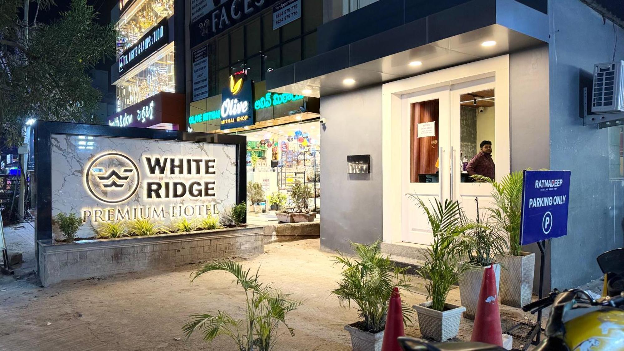 White Ridge Premium Hotel Haiderabad Buitenkant foto